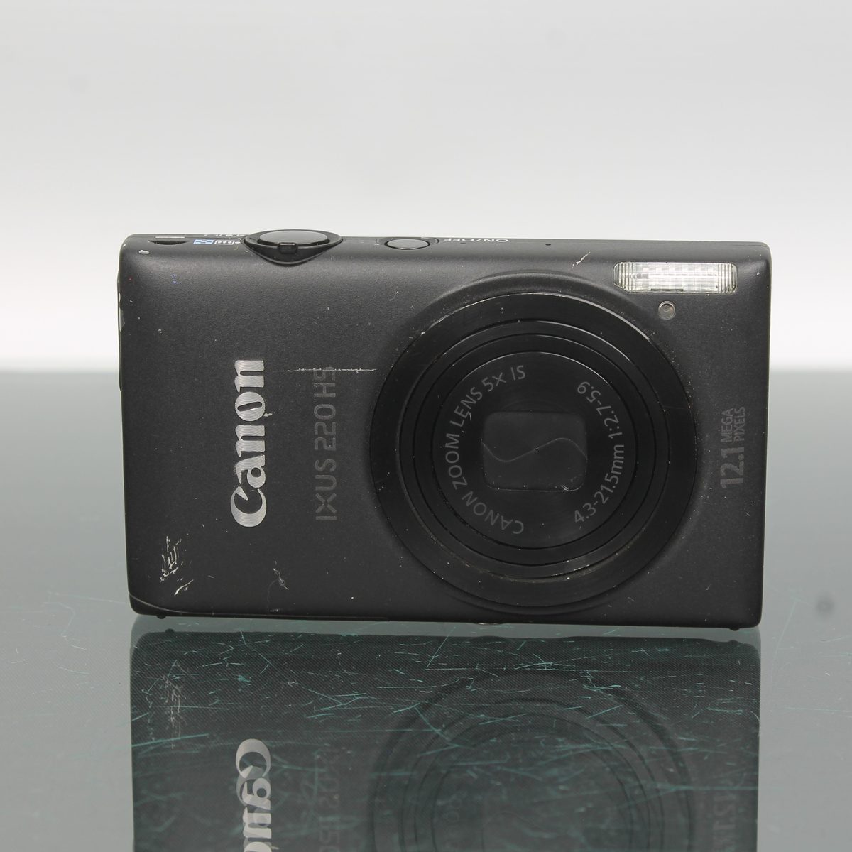 Canon IXUS 220 HS