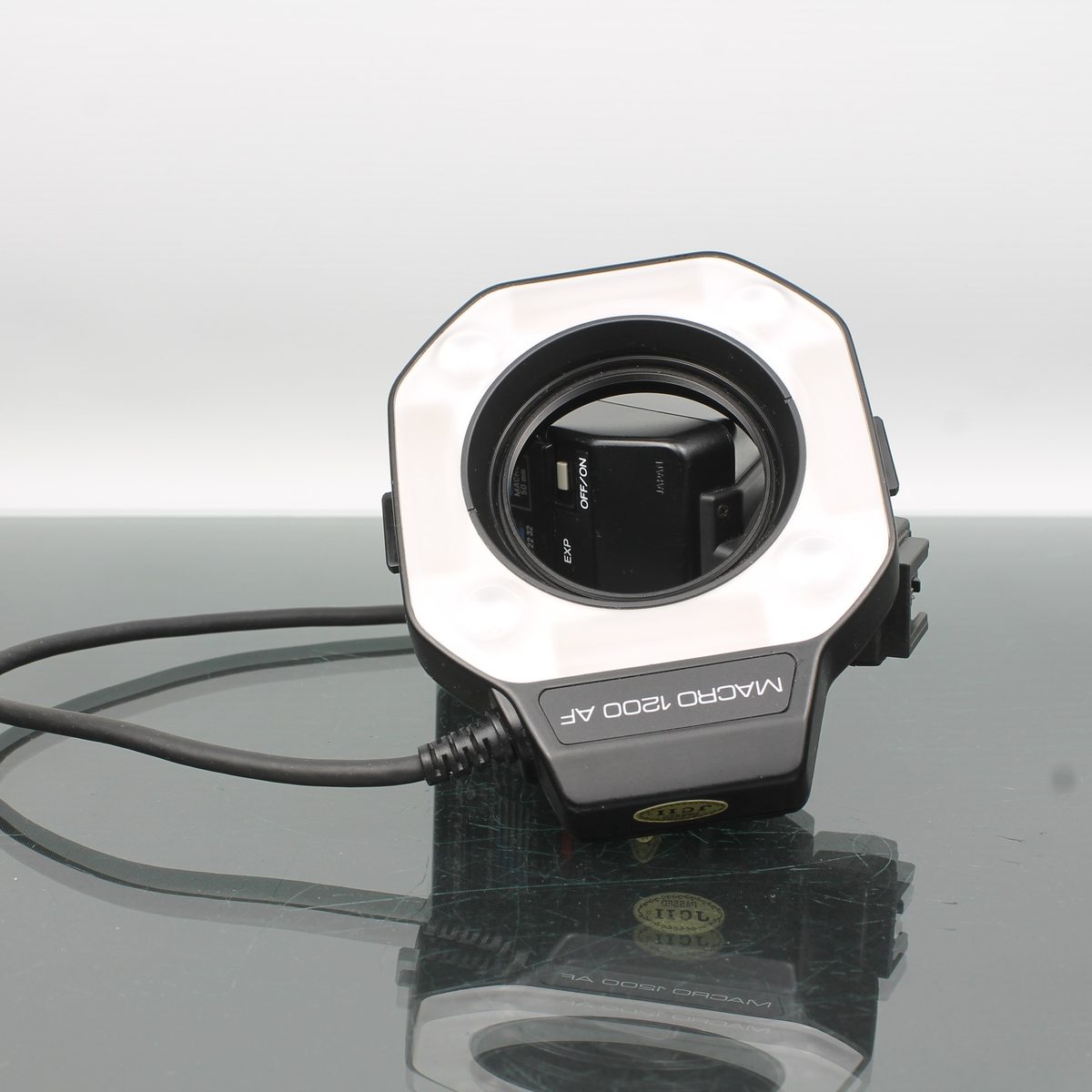 Minolta Macro Ring Flash 1200 AF for Close-Up Photography – Dutch