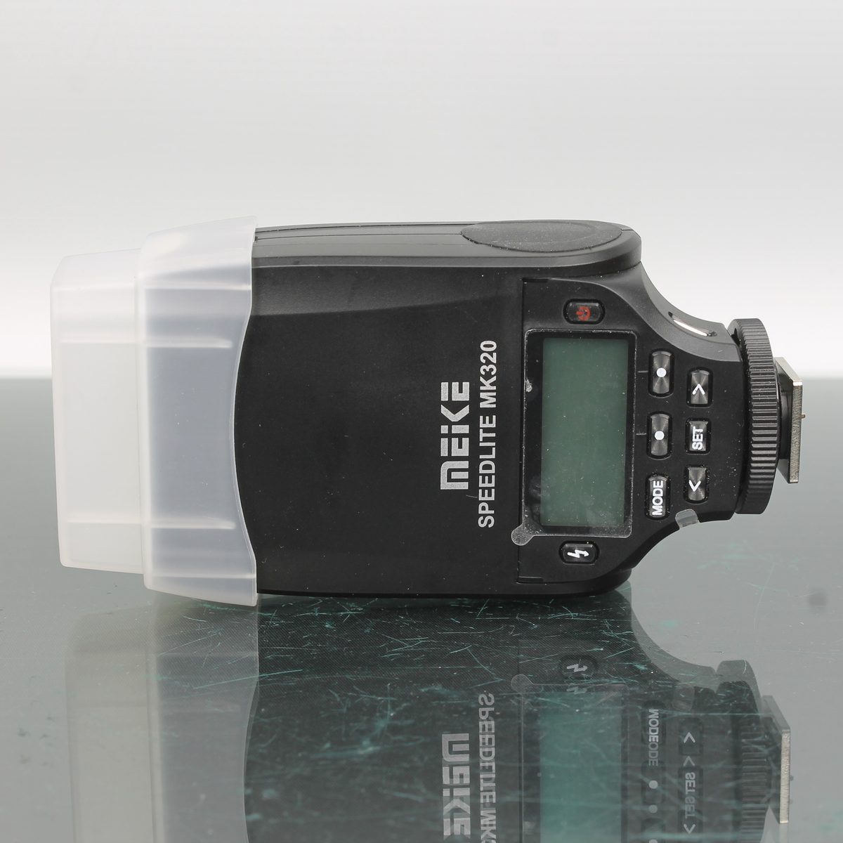 MEIKE Speedlite MK320
