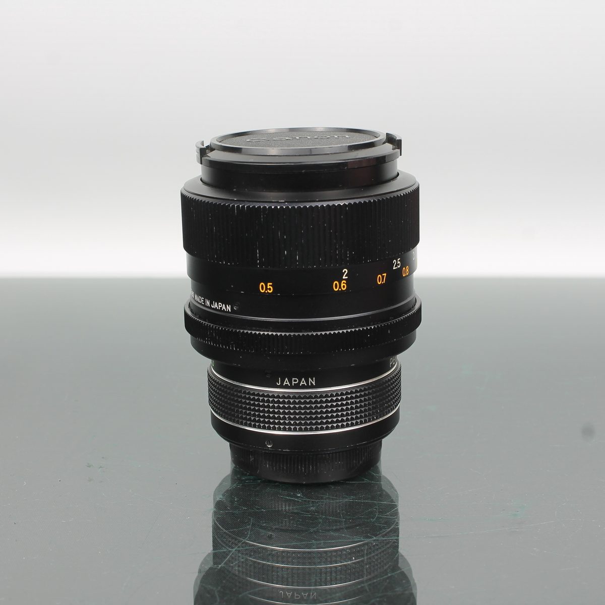 Revuenon-Special 1:2.8 f=35mm