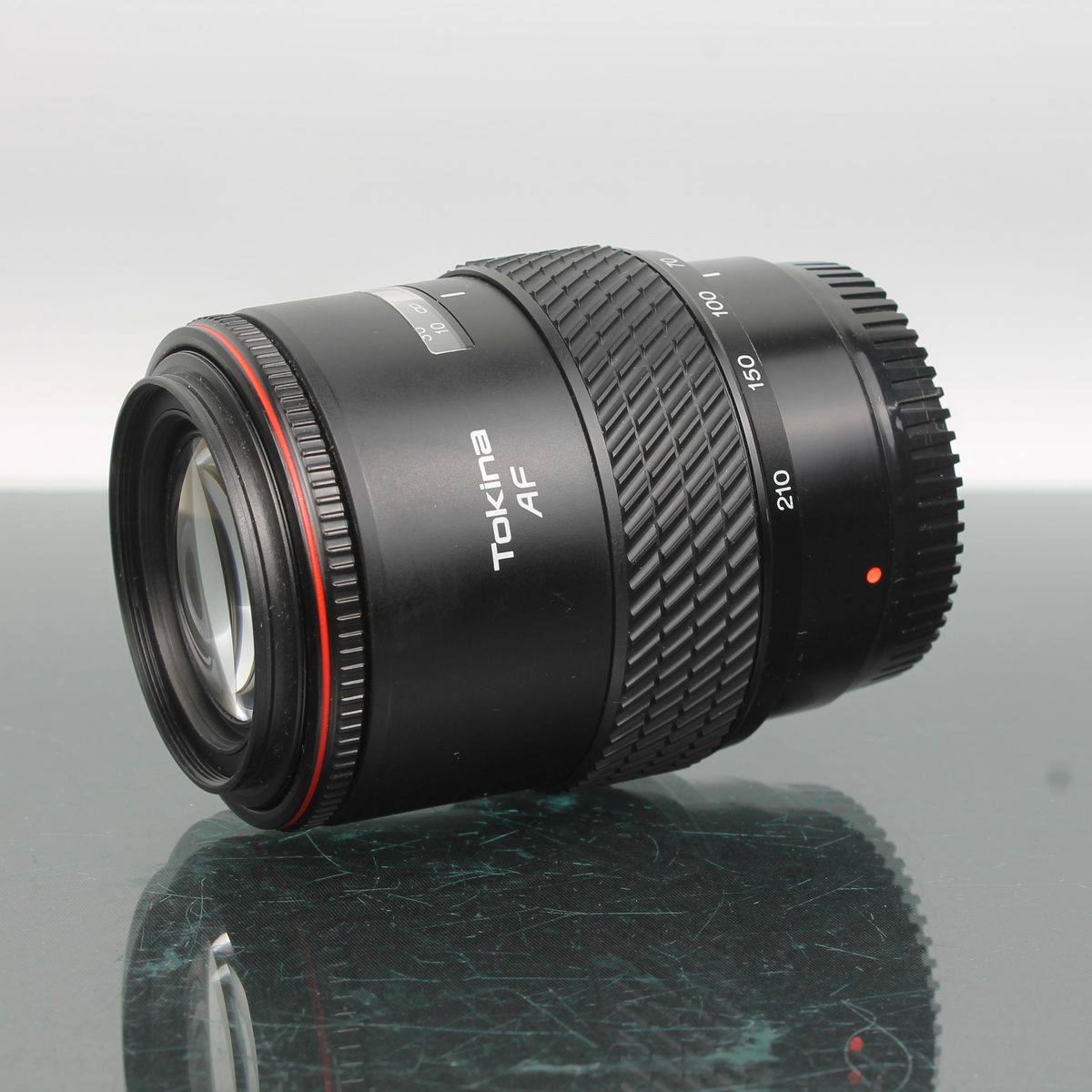 Tokina AF 70-210mm 1:4-5.6