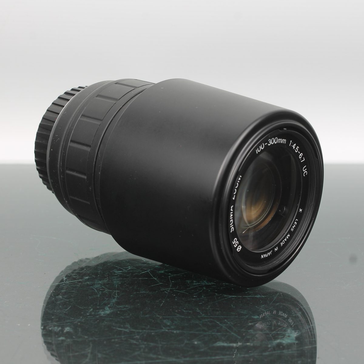 Sigma 100-300mm f/4.5-6.7 UC