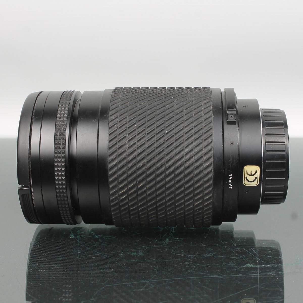 Tokina AF 28-200mm f/3.5-5.6