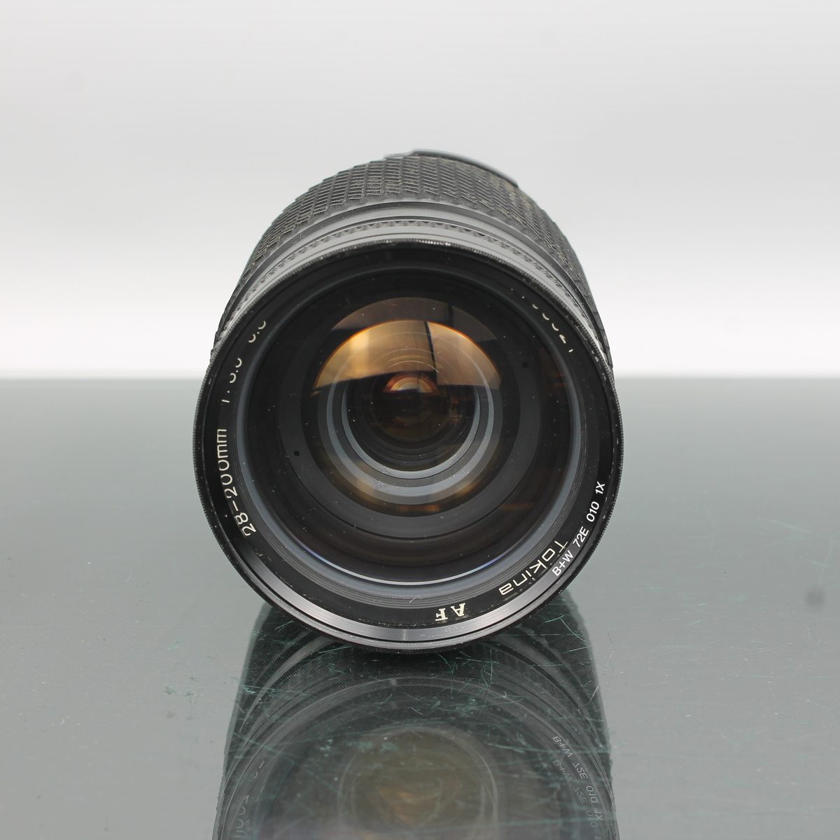 Tokina AF 28-200mm f/3.5-5.6