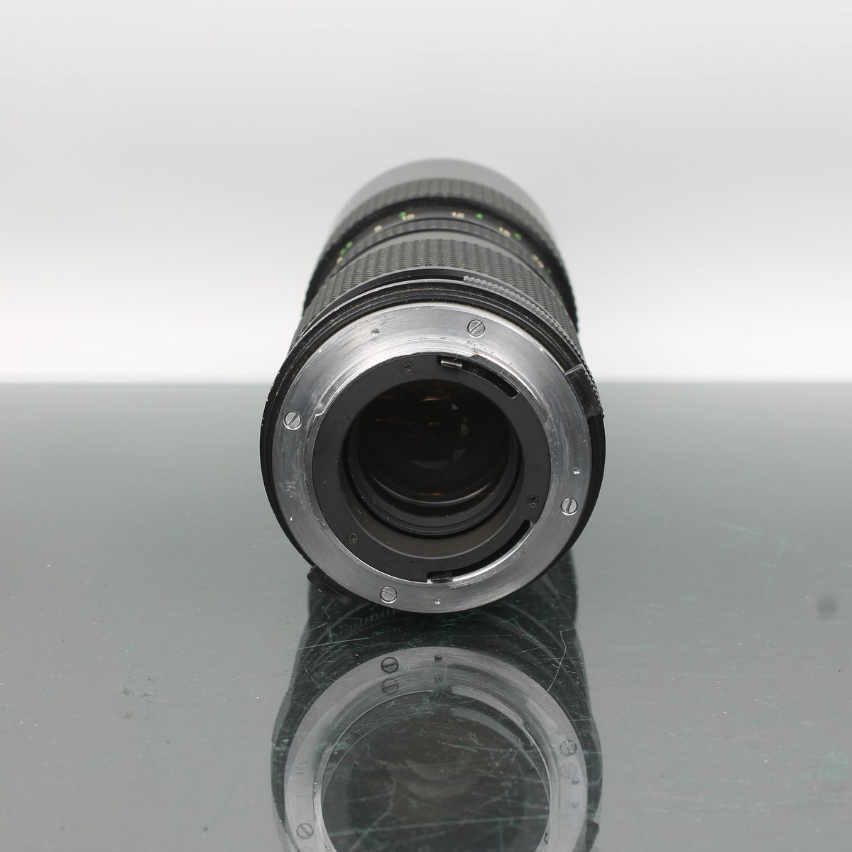 Vivitar 85-205mm f/3.8