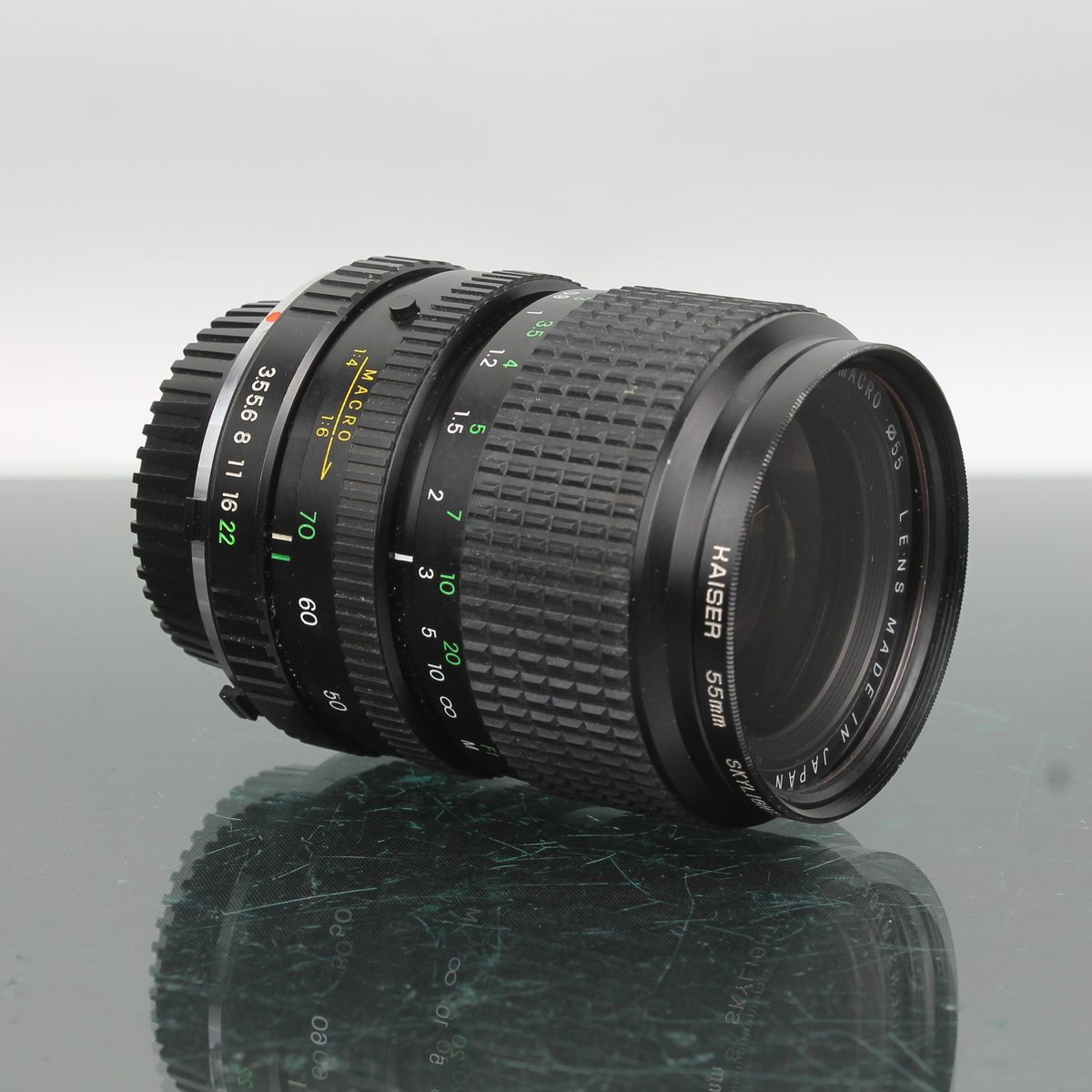Cosina 35-70mm f/3.5-4.5 MC Macro