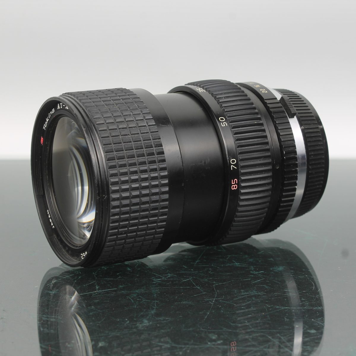 Tokina AT-X 28-85mm f/3.5-4.5