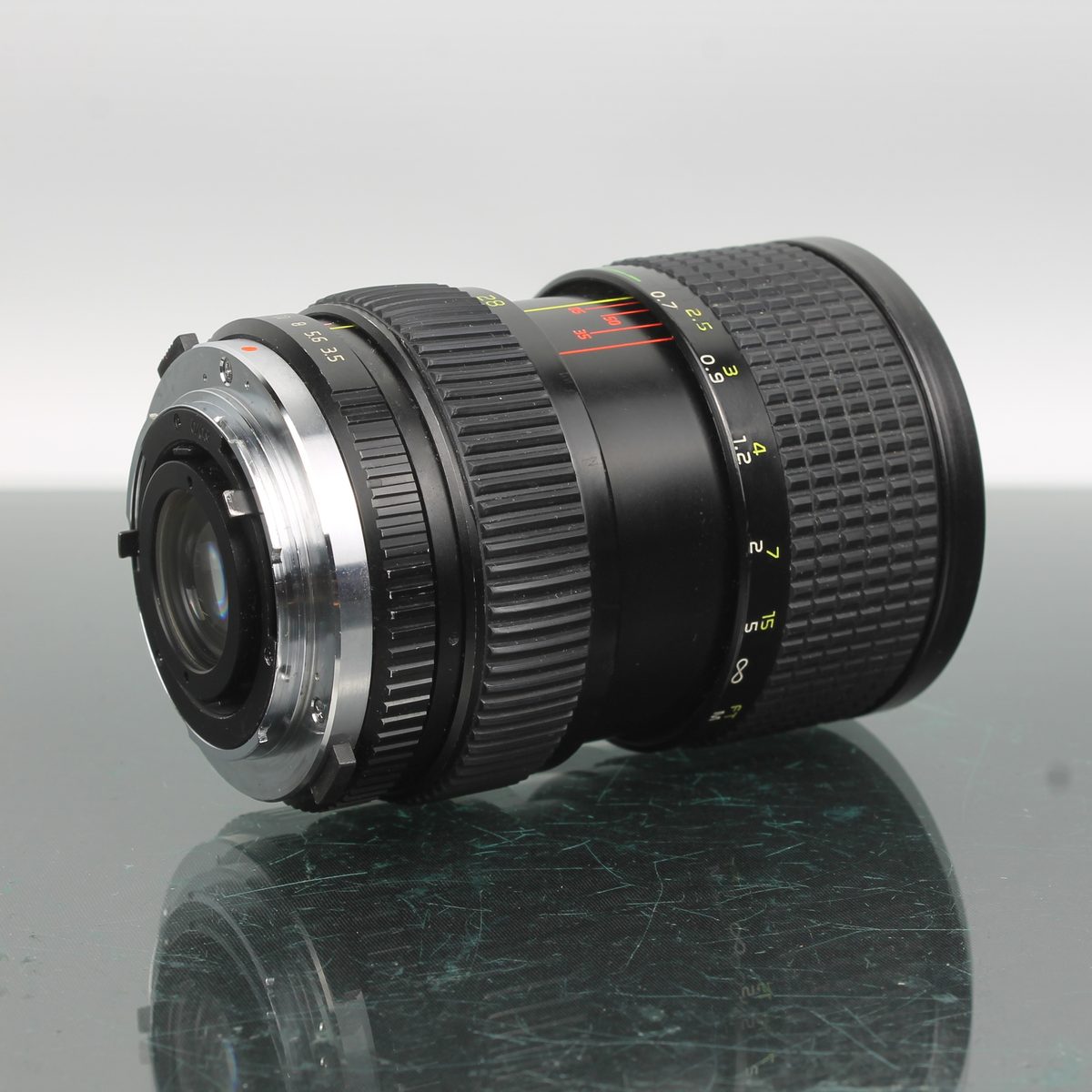 Tokina AT-X 28-85mm f/3.5-4.5