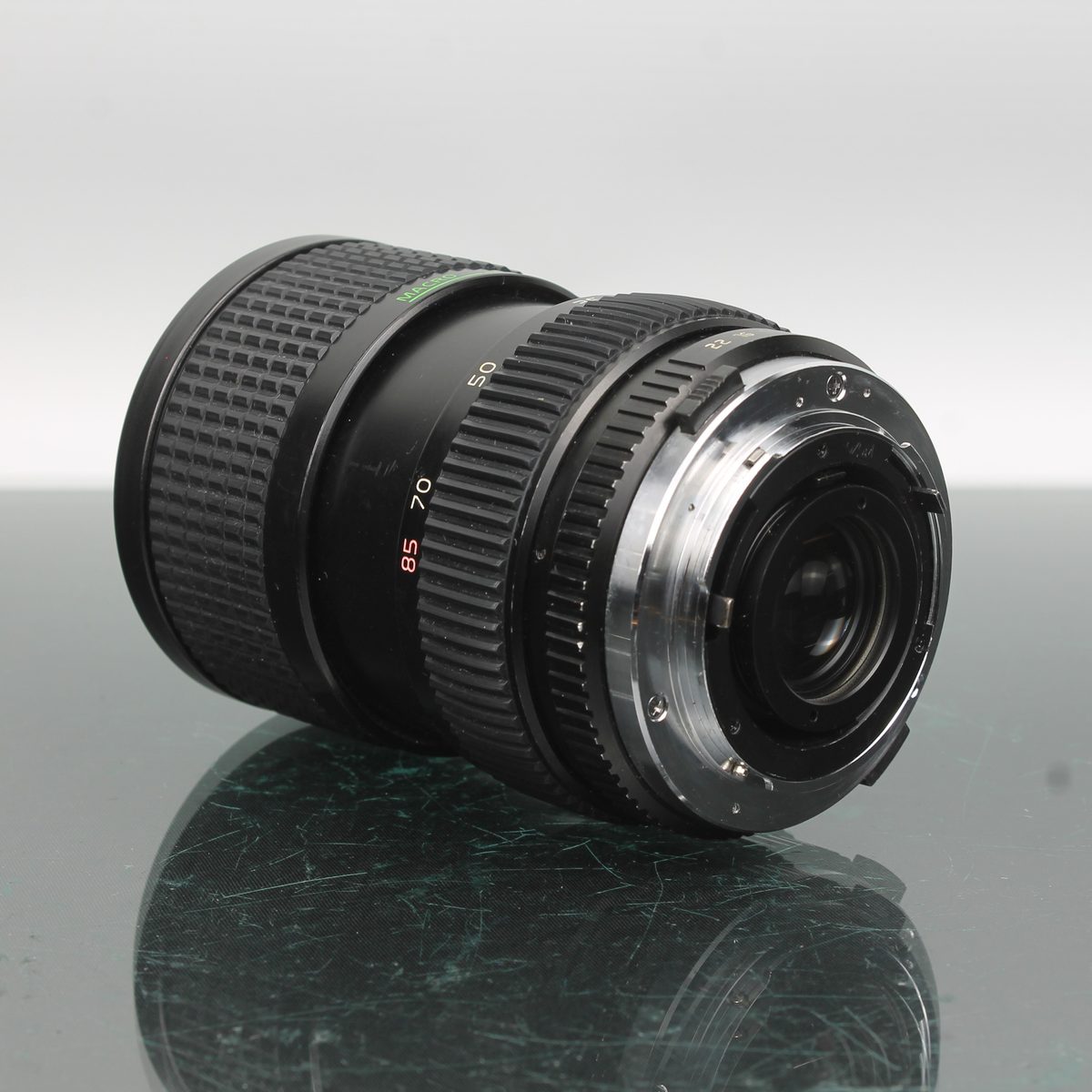 Tokina AT-X 28-85mm f/3.5-4.5