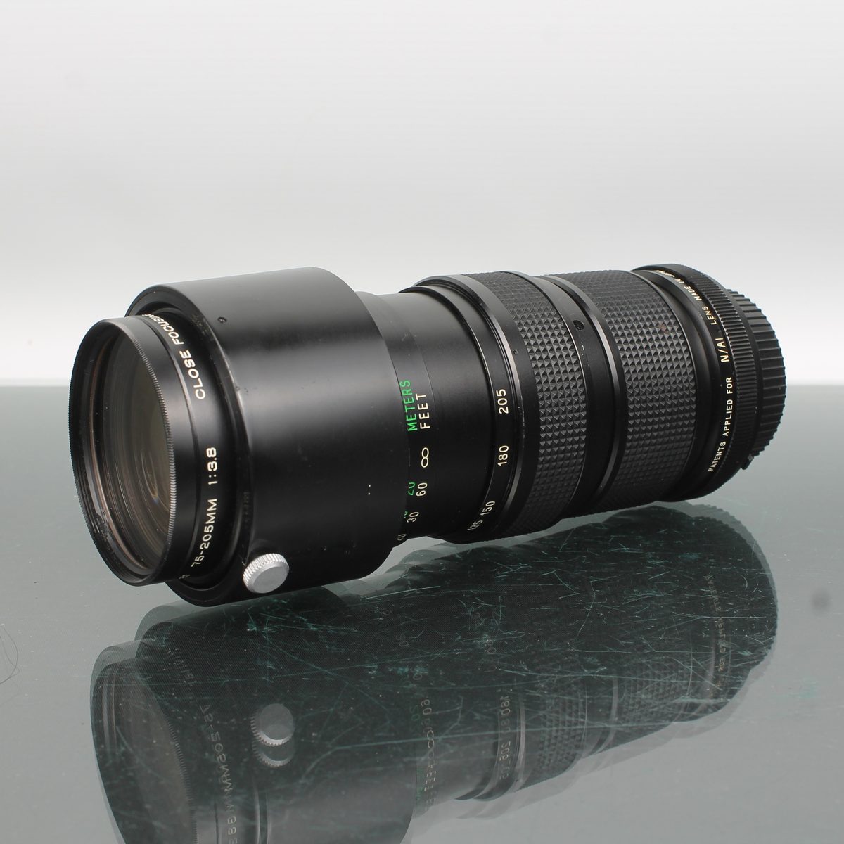 Vivitar 75-205mm f/3.8 Close Focusing Auto Zoom