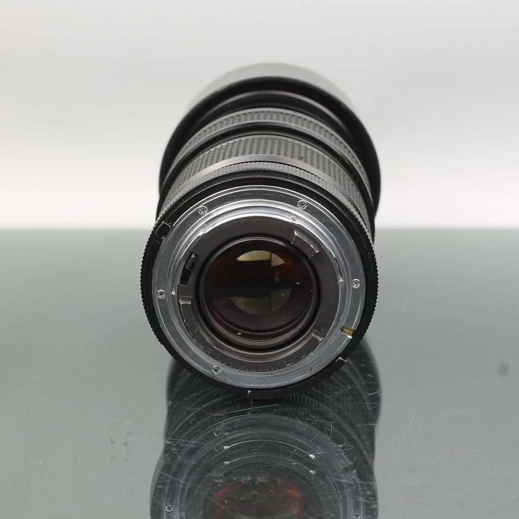 Vivitar 75-205mm f/3.8 Close Focusing Auto Zoom