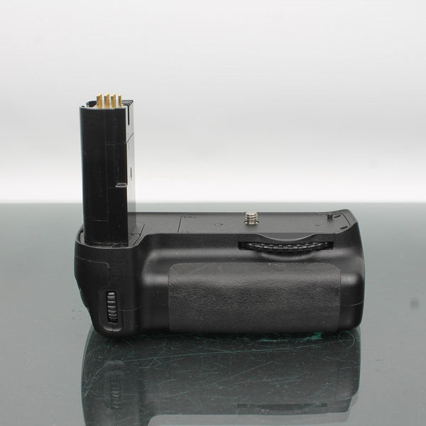 Nikon MB-D80