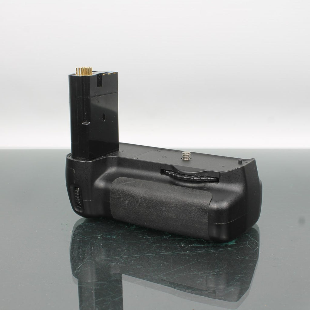 Nikon MB-D80