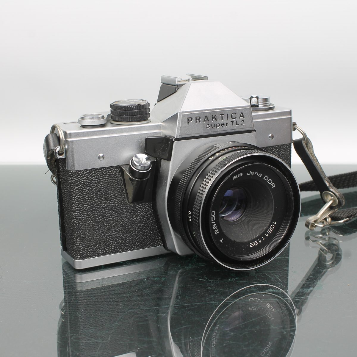 Praktica Super TL2 + aus Jena DDR 50mm f/2.8