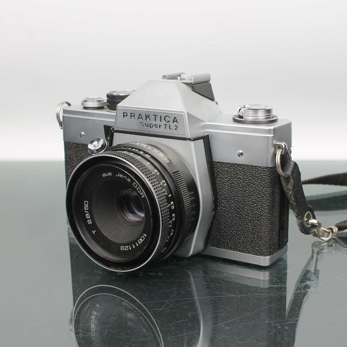 Praktica Super TL2 + aus Jena DDR 50mm f/2.8