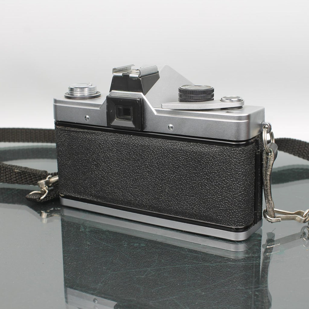 Praktica Super TL2 + aus Jena DDR 50mm f/2.8