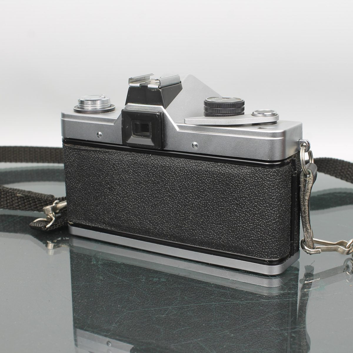 Praktica Super TL2 + aus Jena DDR 50mm f/2.8