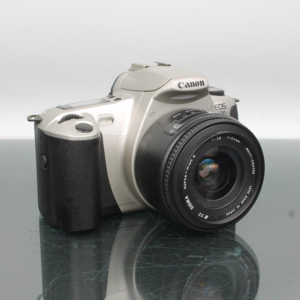 Canon EOS 300 + Sigma Super-Wide II 24mm f/2.8
