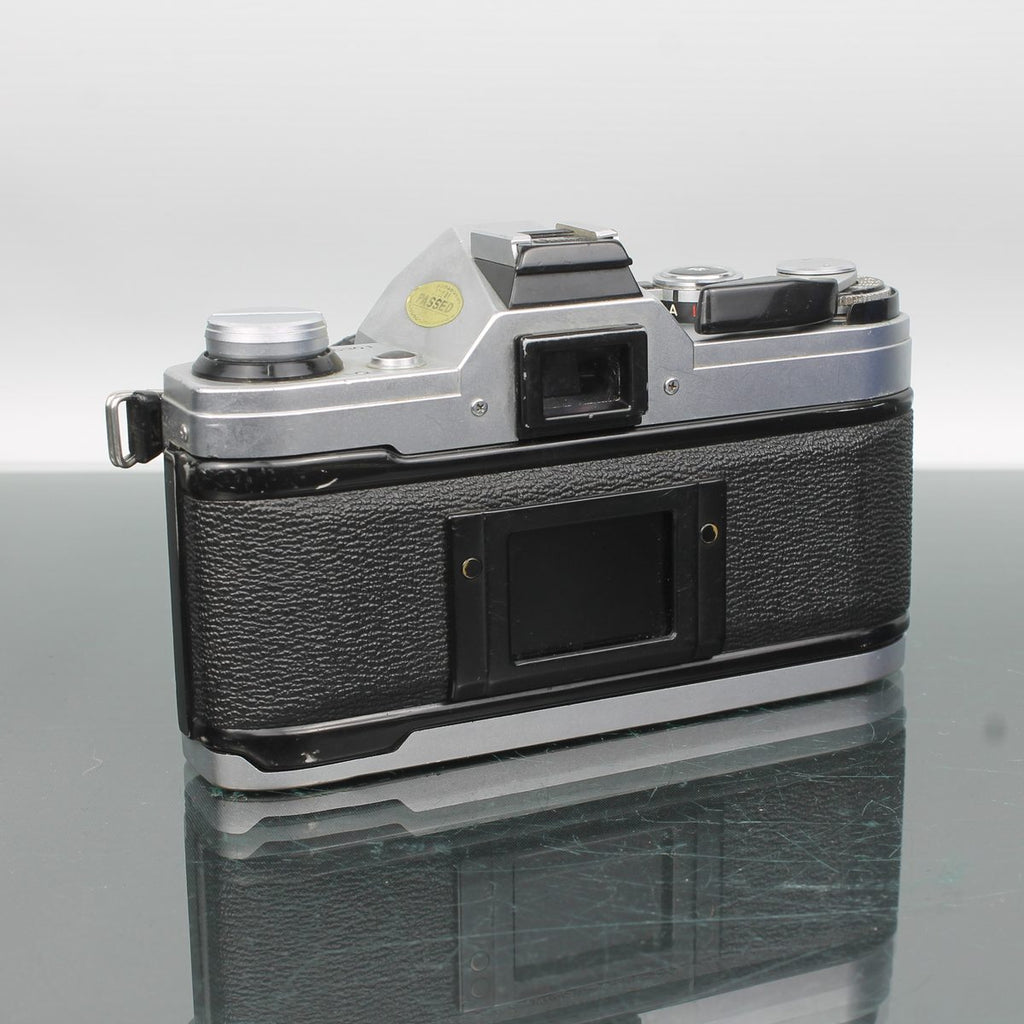 Canon AE-1 + Tokina 28mm f/2.8