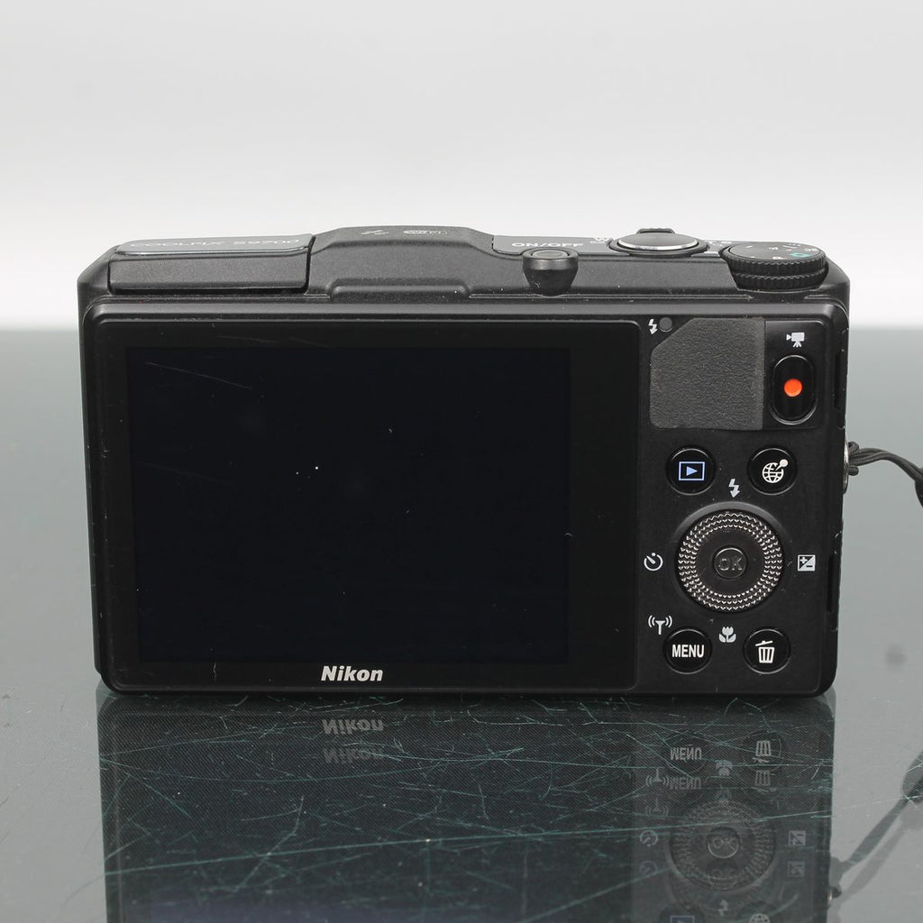 Nikon S9700