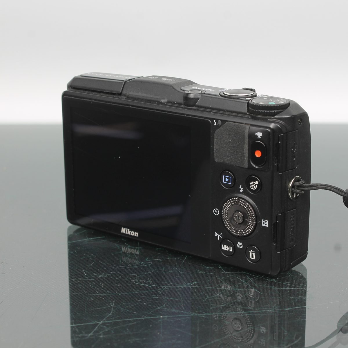 Nikon S9700