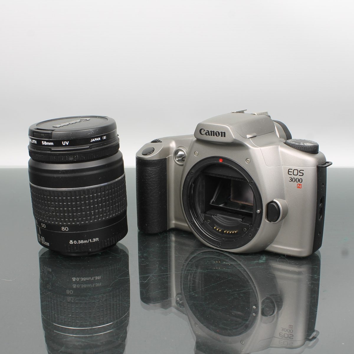 Canon EOS 3000 + EF 28-80mm f/3.5-5.6 II
