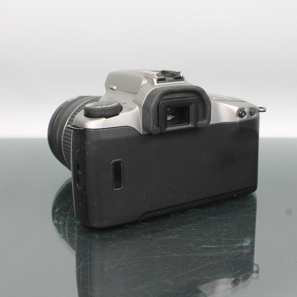 Canon EOS 3000 + EF 28-80mm f/3.5-5.6 II