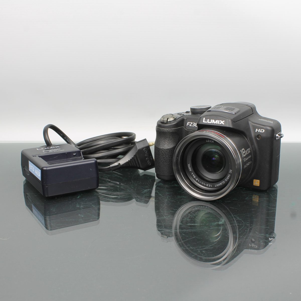 Panasonic Lumix DMC-FZ38