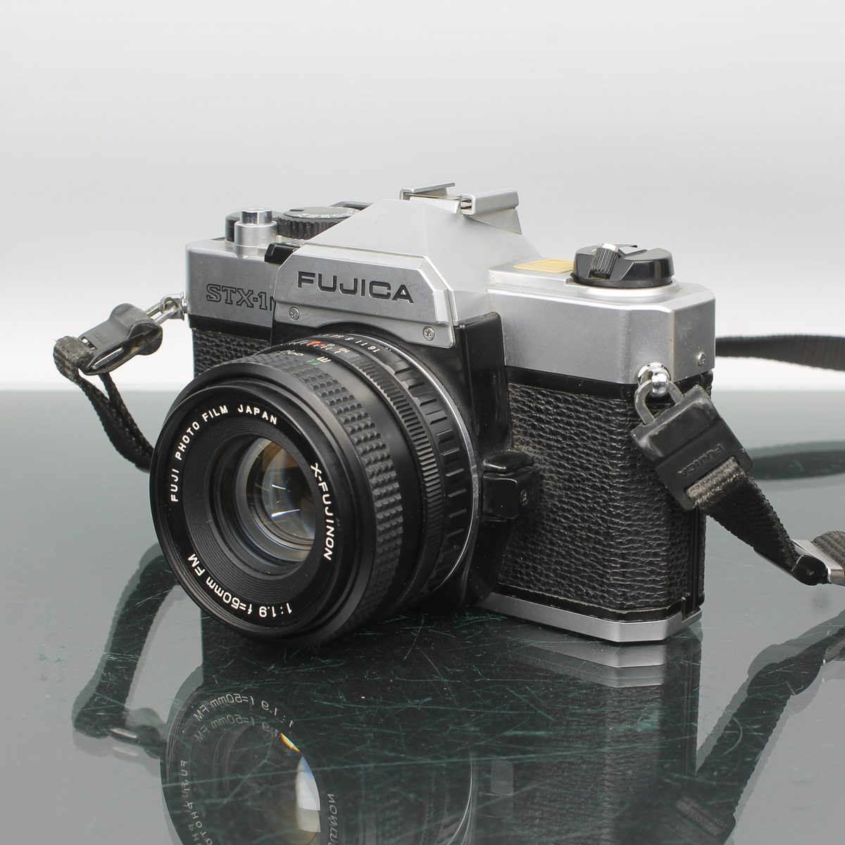 Fujica STX-1N + X-Fujinon 1.9 50mm