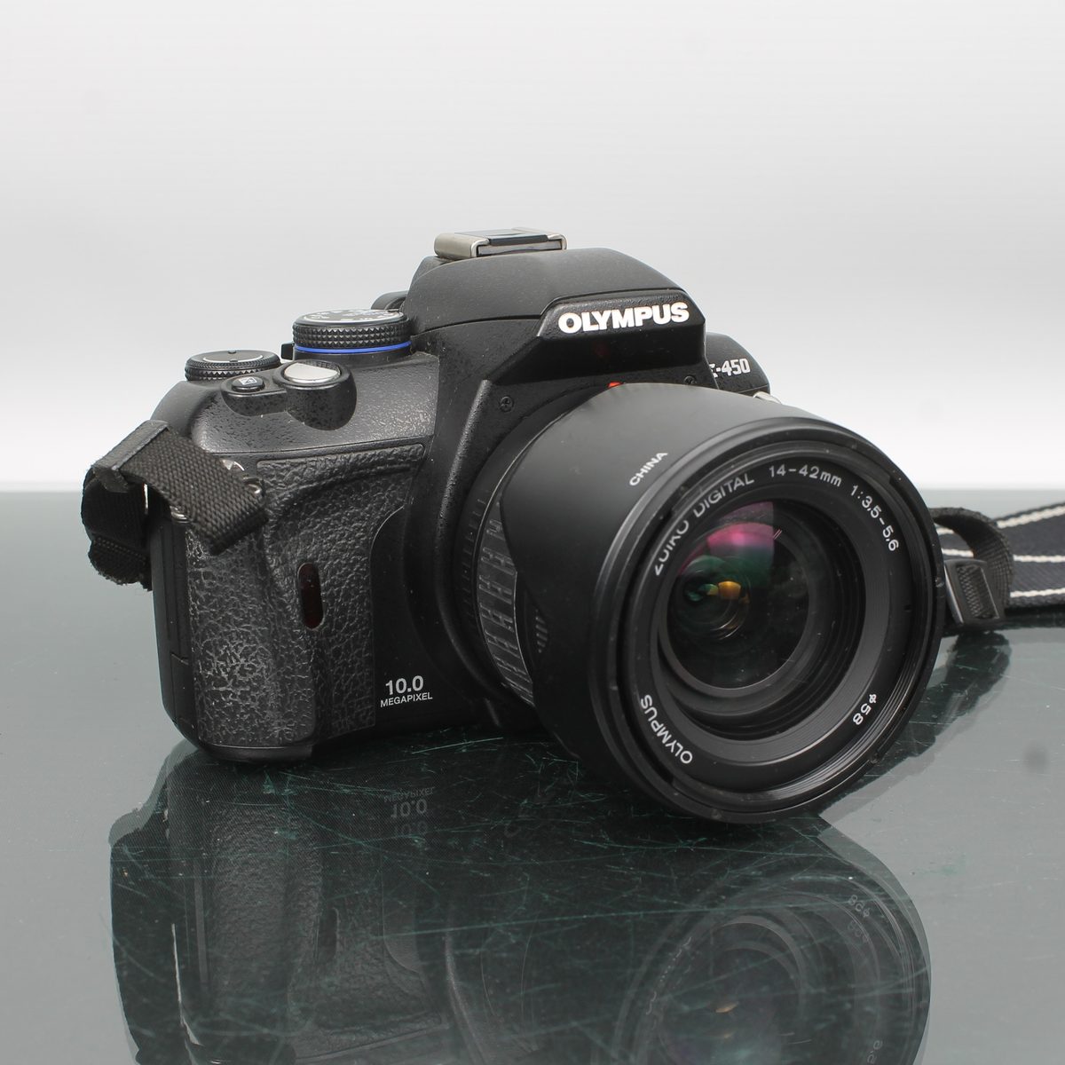 Olympus E-450 + ZUIKO DIGITAL 14-42mm 1:3.5-5.6