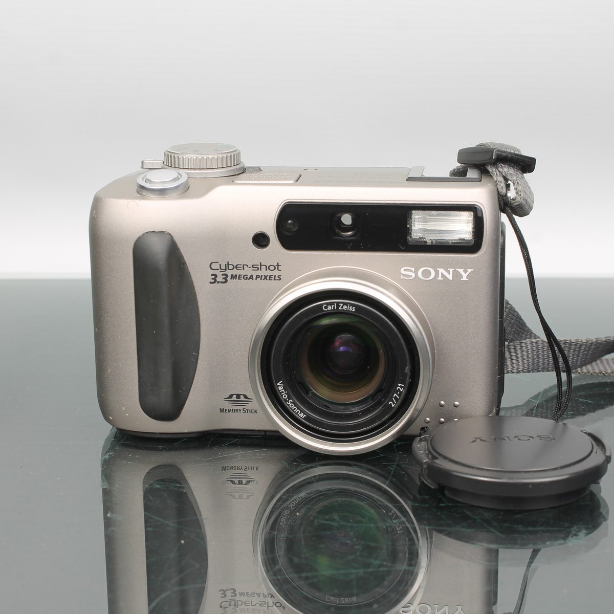 Sony Cyber-shot DSC-S75