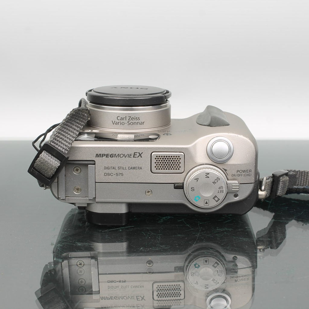 Sony Cyber-shot DSC-S75