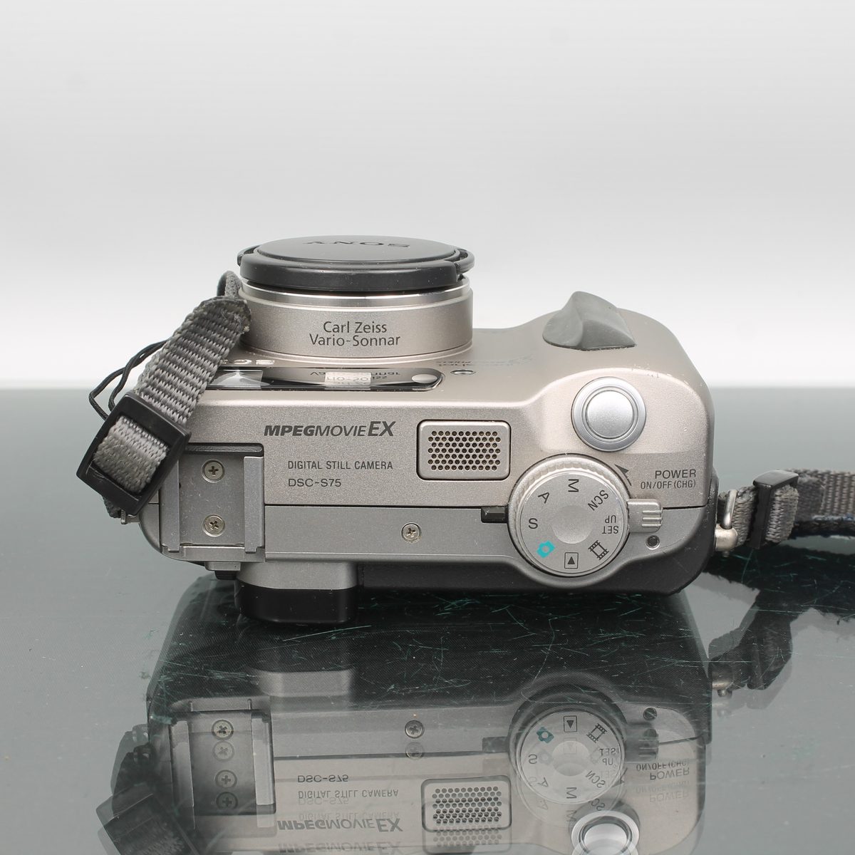 Sony Cyber-shot DSC-S75