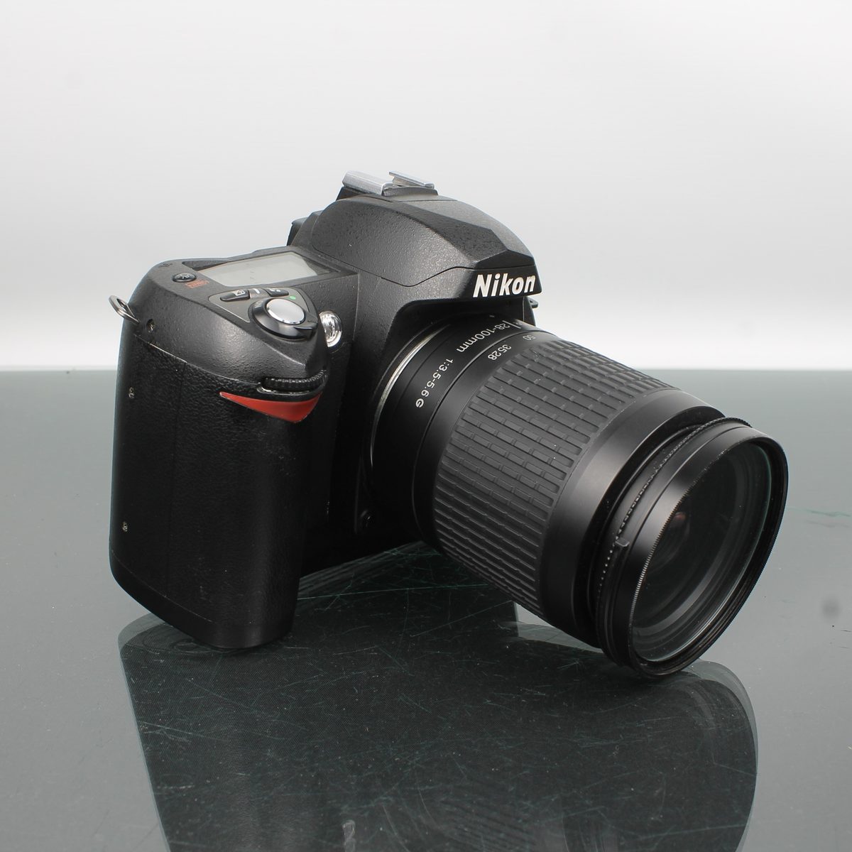 Nikon D70 + Nikon AF 28-100mm 1:3.5-5.6 G