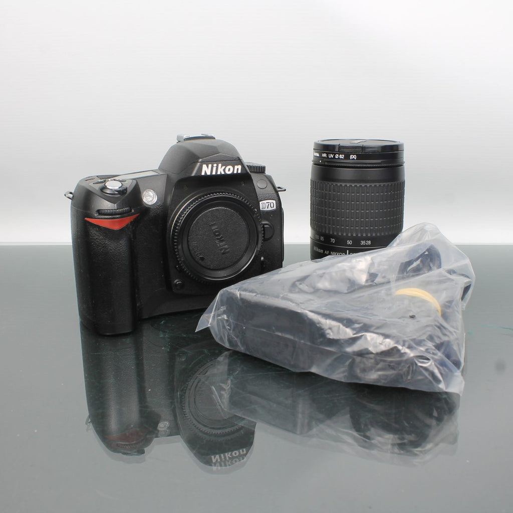 Nikon D70 + Nikon AF 28-100mm 1:3.5-5.6 G