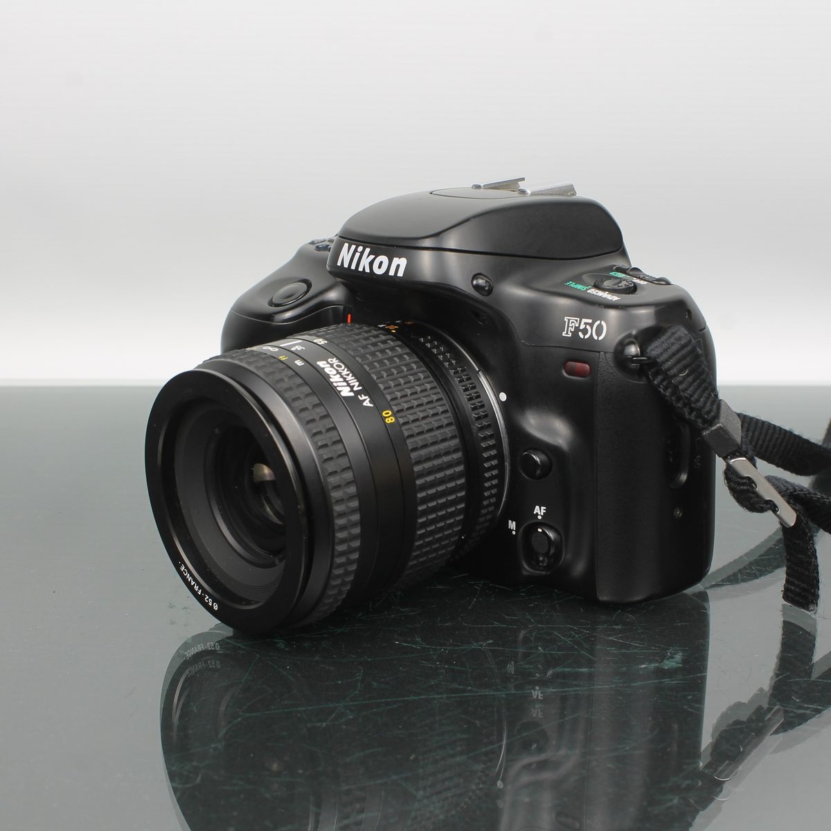 Nikon F50 + Nikon AF 35-80mm 1:4-5.6 D