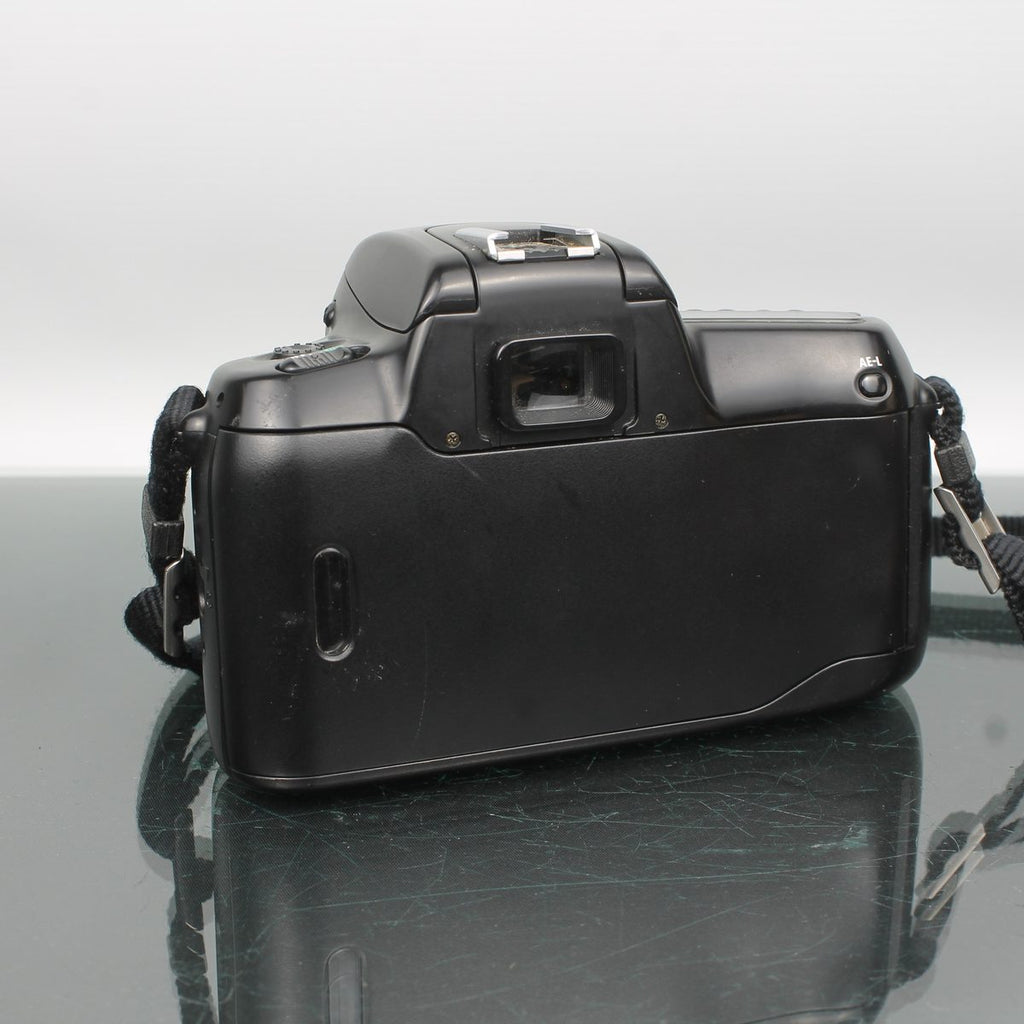 Nikon F50 + Nikon AF Nikkor 28-80mm f/3.5-5.6D