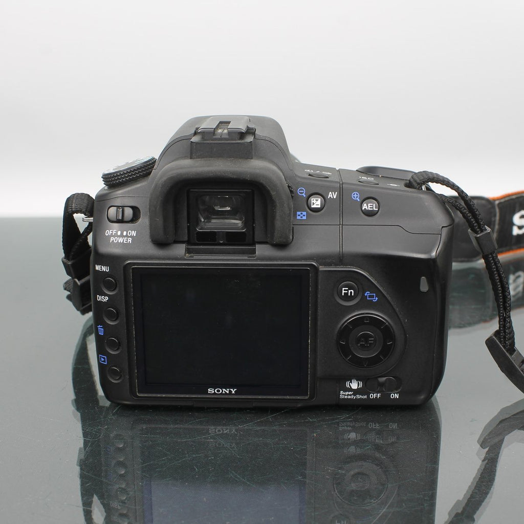 Sony DSLR-A200 + Sony 3.5-5.6 18-70mm