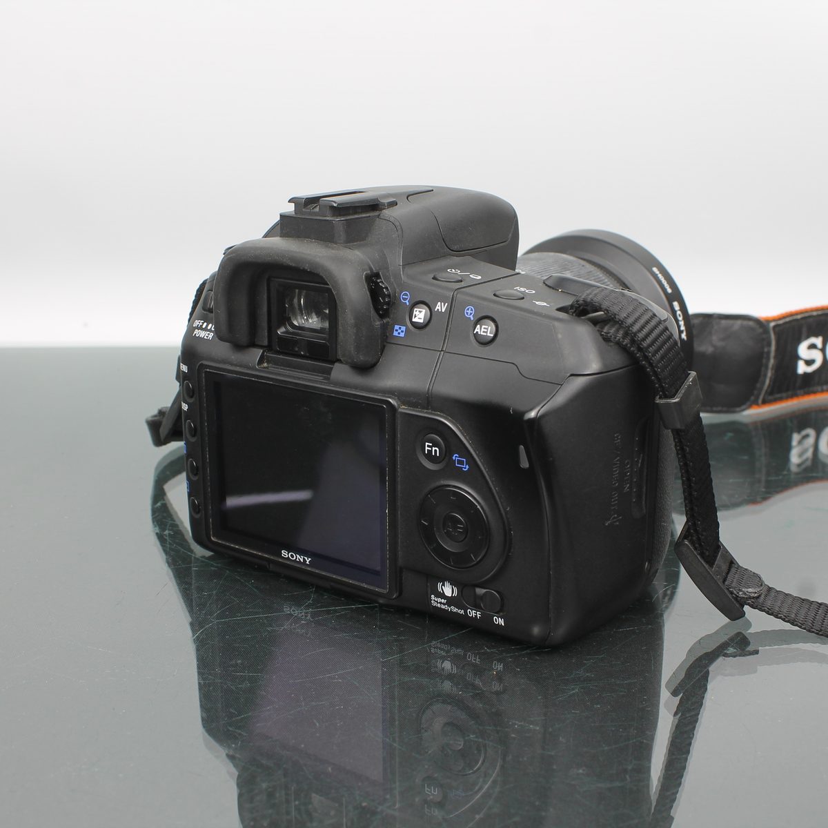 Sony DSLR-A200 + Sony 3.5-5.6 18-70mm