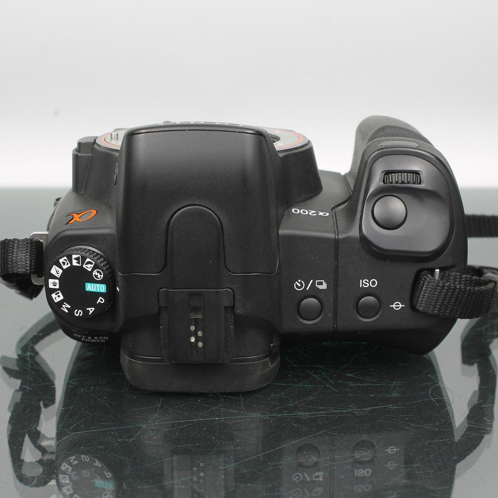 Sony DSLR-A200 + Sony 3.5-5.6 18-70mm