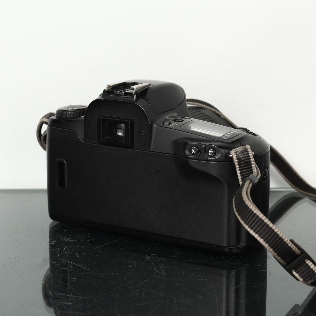 Canon EOS 500N + Canon EF 35-80mm 1:4-5.6 III