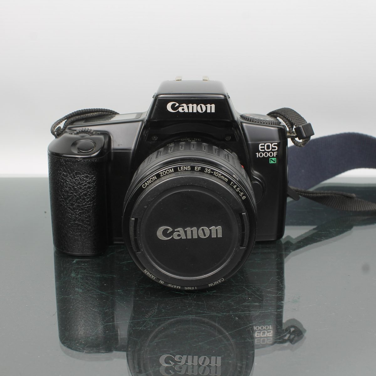 Canon EOS 1000F N + 35-105mm 1:4.5-5.6