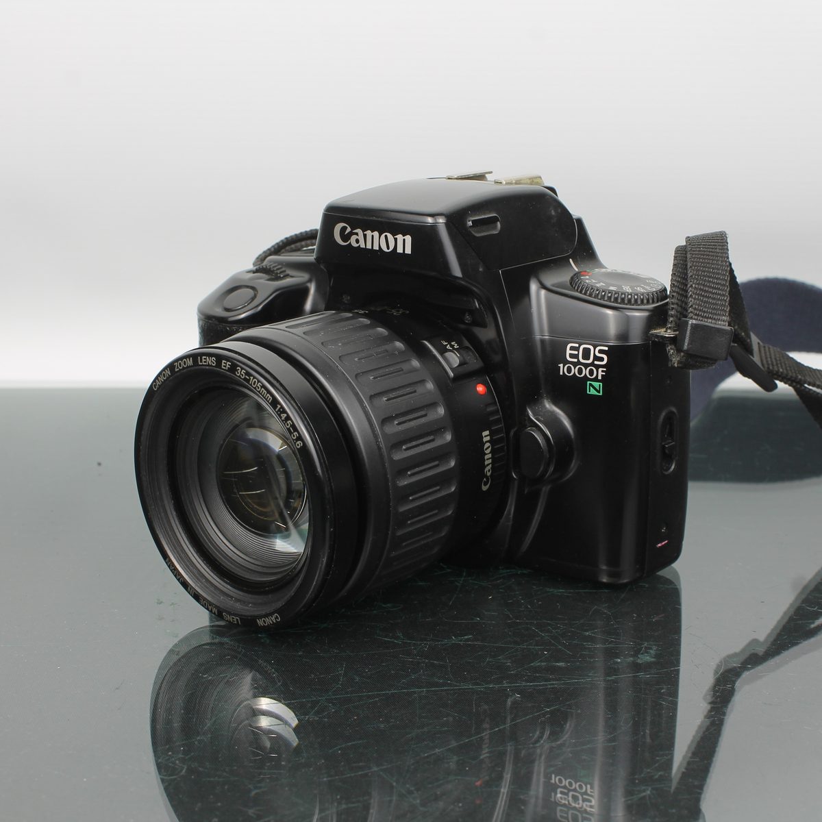 Canon EOS 1000F N + 35-105mm 1:4.5-5.6