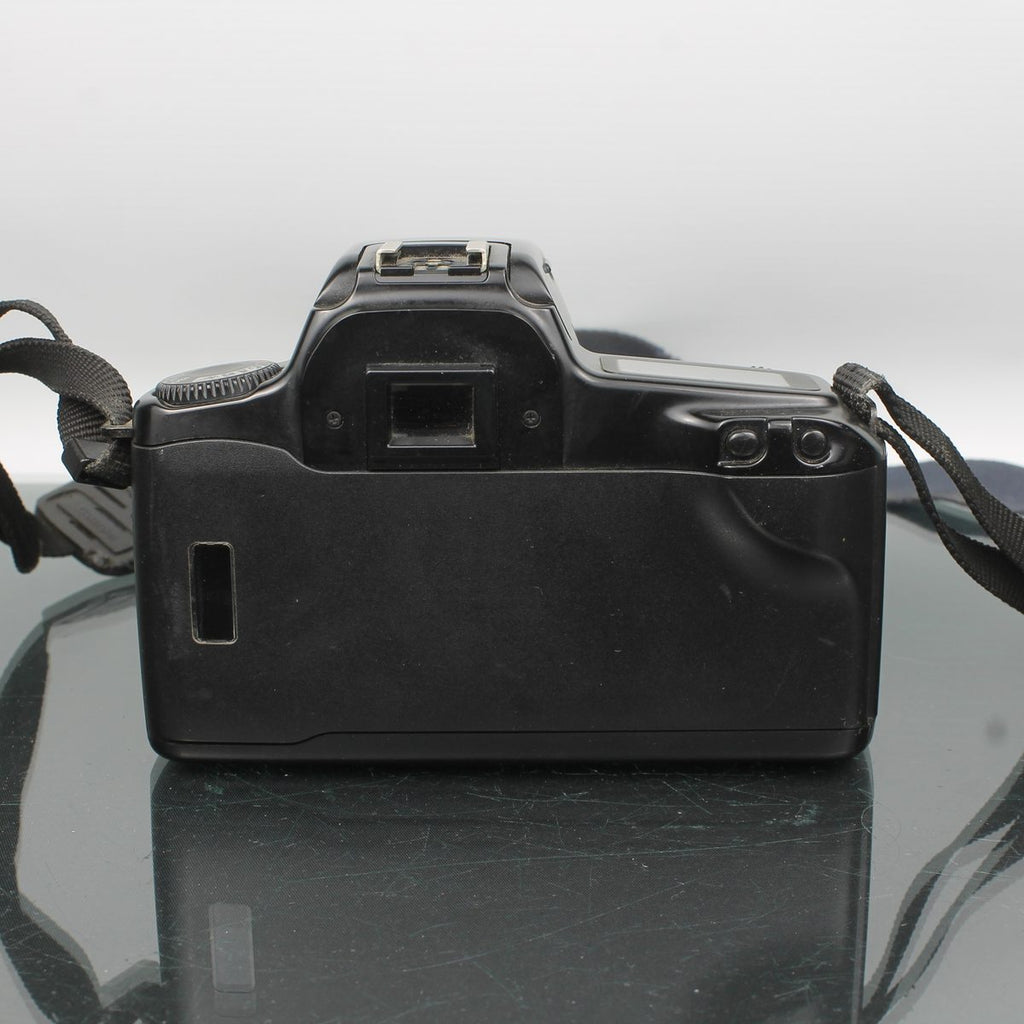 Canon EOS 1000F N + 35-105mm 1:4.5-5.6