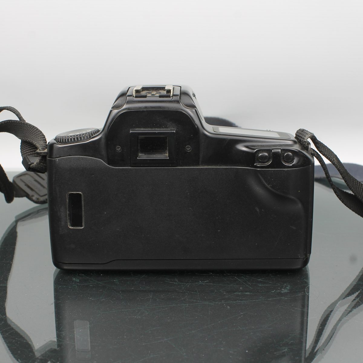 Canon EOS 1000F N + 35-105mm 1:4.5-5.6