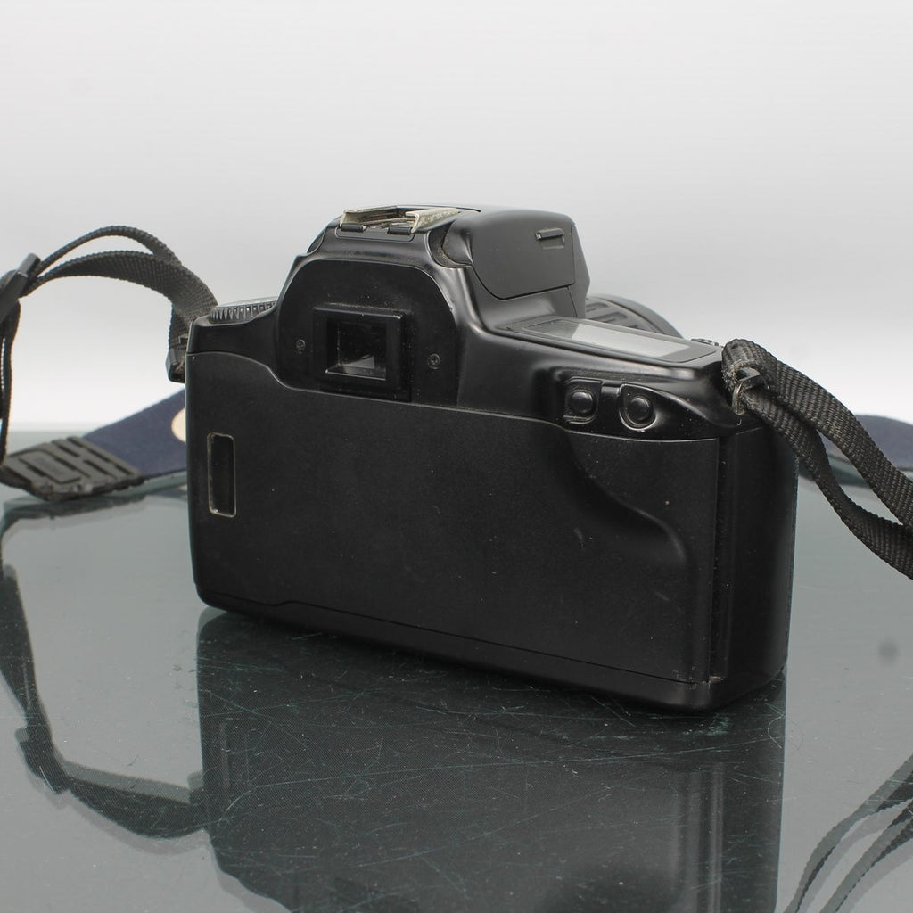 Canon EOS 1000F N + 35-105mm 1:4.5-5.6