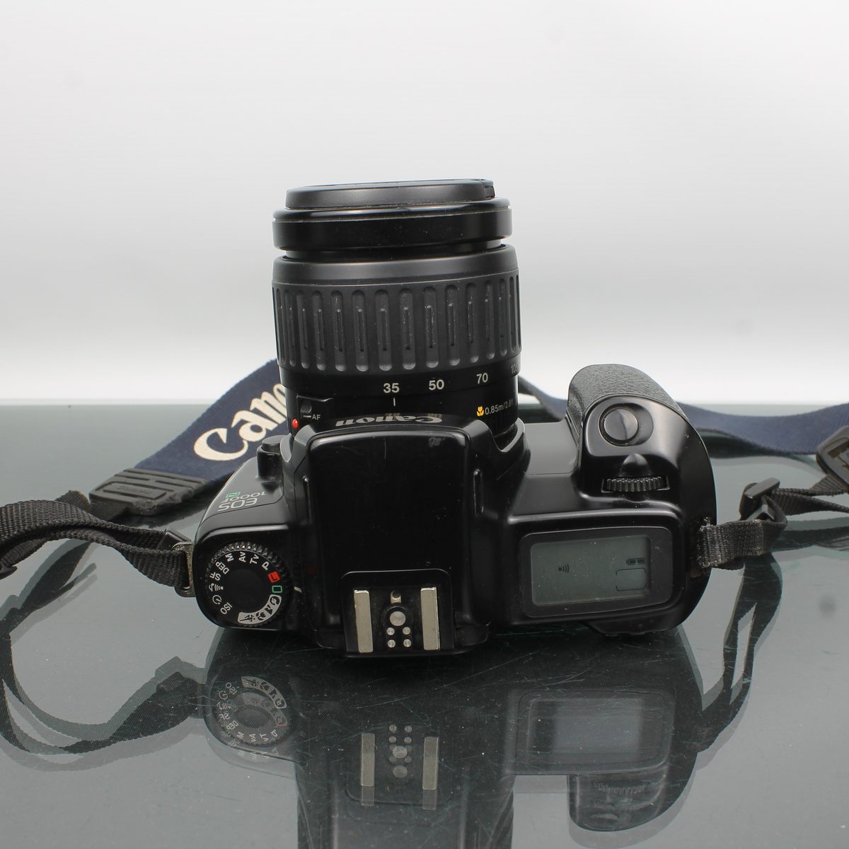 Canon EOS 1000F N + 35-105mm 1:4.5-5.6