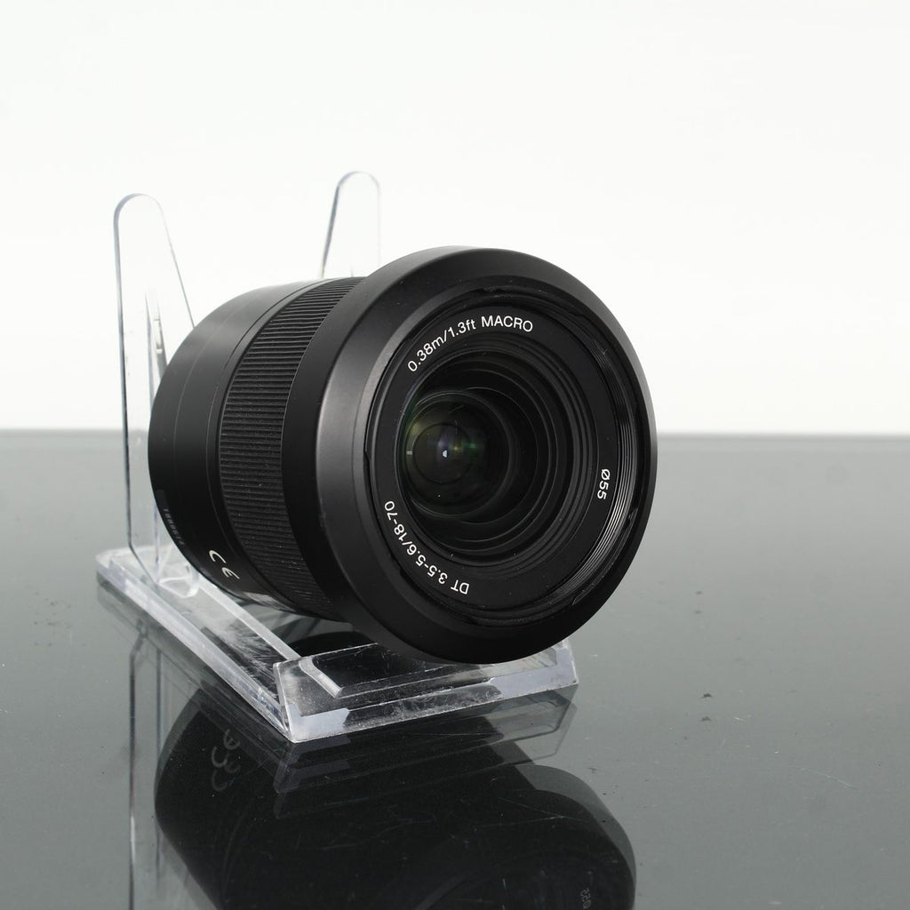 Sony DT 18-70mm f/3.5-5.6