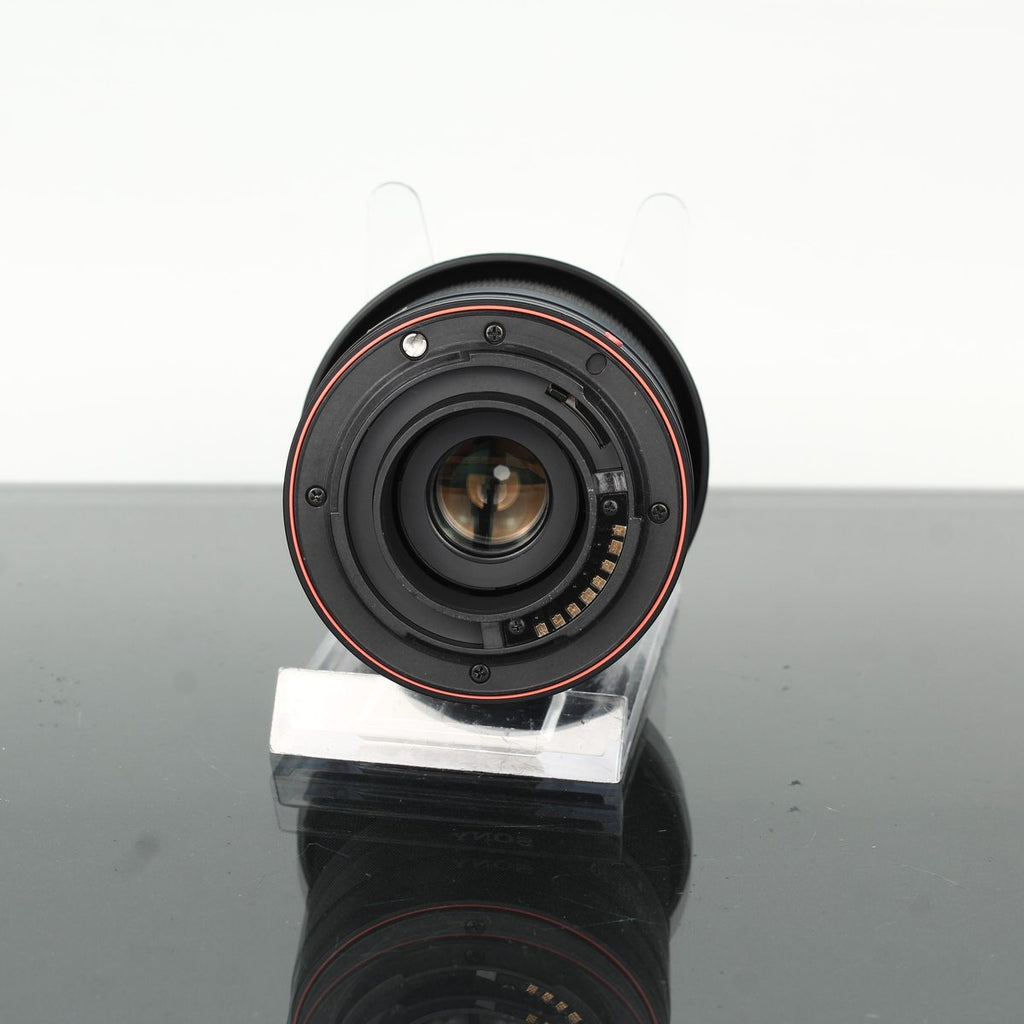 Sony DT 18-70mm f/3.5-5.6