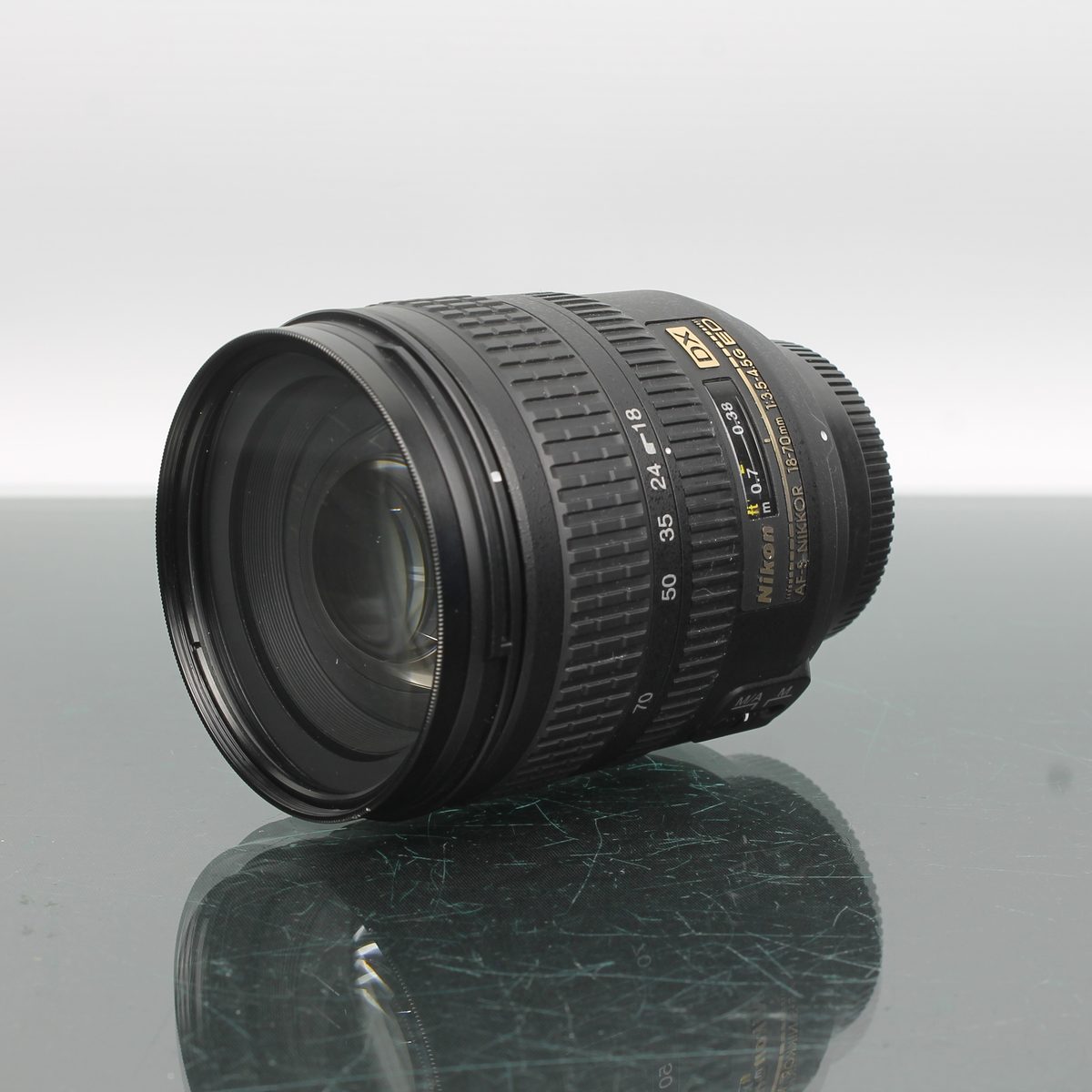 Nikon D70s + AF-S Nikkor 18-70mm f/3.5-4.5G ED